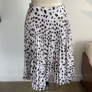 Burberry ivory and black polka dot pleated skirt